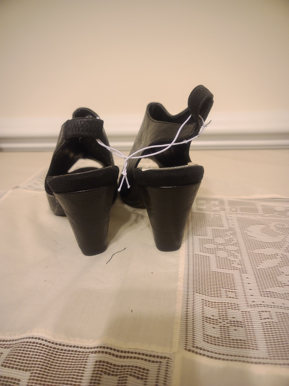 AEROSOLES Black Open-Back Block Heel Sandals